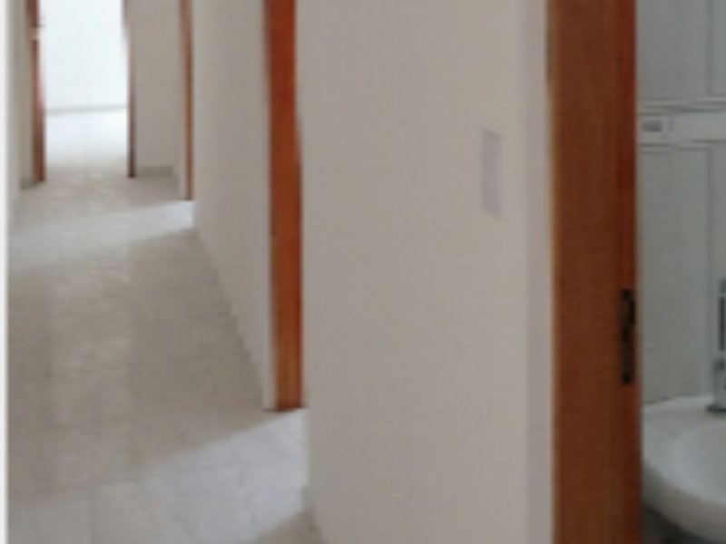 Apartamento à venda Jardim Quaresmeia 1 com 130m² e 3 quartos por R$ 350.000 - 416229011-corredor-interno.jpg