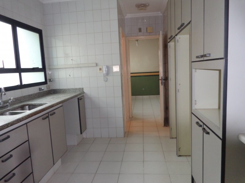 Apartamento à venda Cambuí com 307m² e 5 quartos por R$ 1.850.000 - 1131431432-entrada-cozinha.JPG