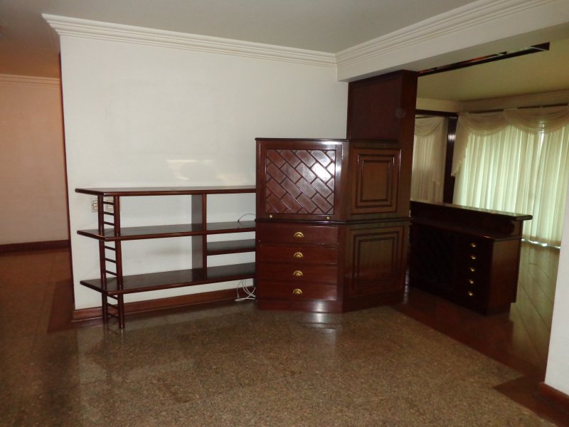Apartamento à venda Cambuí com 307m² e 5 quartos por R$ 1.850.000 - 257244853-movel-sala-de-tv.JPG