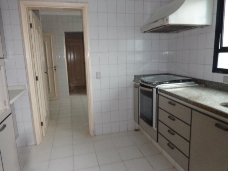 Apartamento à venda Cambuí com 307m² e 5 quartos por R$ 1.850.000 - 998602725-cozinha-area-serv.JPG