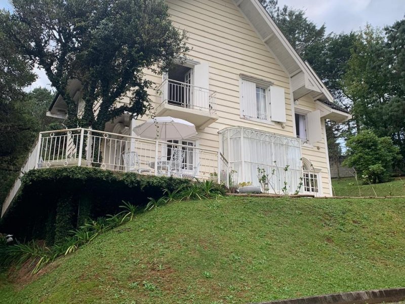 imóvel com 174m² - Vale Encantado - Campos do Jordão