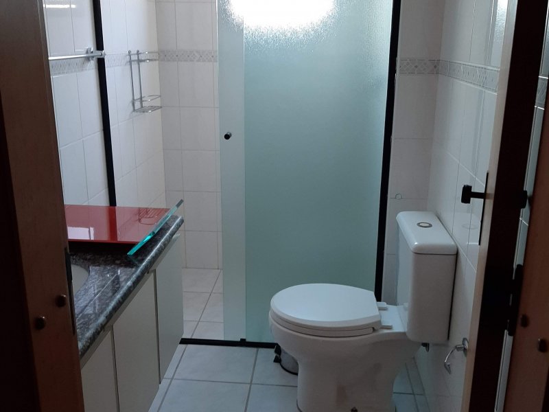 Apartamento à venda Vila Valparaíso com 96m² e 3 quartos por R$ 490.000 - 82705752-banheiro-social.jpg