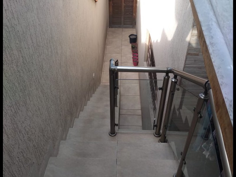 Casa à venda Conjunto Habitacional Marechal Mascarenhas de Morais com 132m² e 2 quartos por R$ 330.000 - 1745740925-corredor-descida.jpeg