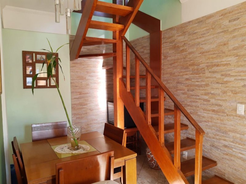 Apartamento à venda Vila Isabel com 120m² e 3 quartos por R$ 680.000 - 1342822648-foto-16-escada-madeira.jpg