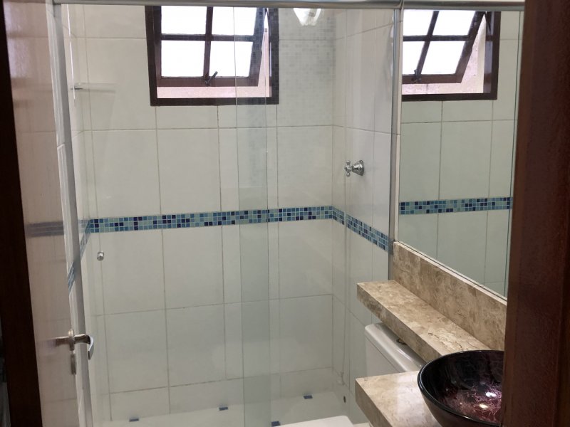 Casa à venda Jardim Bom Clima com 200m² e 3 quartos por R$ 735.000 - 1356123365-banheiro-1.jpeg