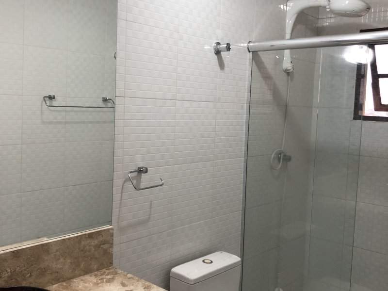 Casa à venda Jardim Bom Clima com 200m² e 3 quartos por R$ 735.000 - 906011988-banheiro-suite1.jpeg