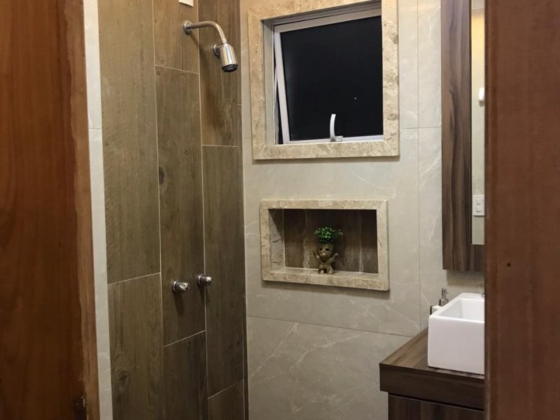 Apartamento à venda Vila Valqueire com 95m² e 3 quartos por R$ 550.000 - 1050298417-banheiro-social-lateral.jpg