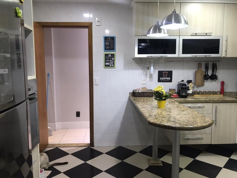 Apartamento à venda Vila Valqueire com 95m² e 3 quartos por R$ 550.000 - 1256021073-cozinha-frente-2.jpg