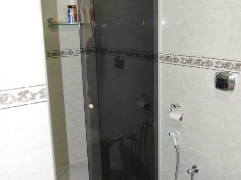 Apartamento à venda Vila da Penha com 105m² e 3 quartos por R$ 550.000 - 1006552703-banheiro-social.jpeg