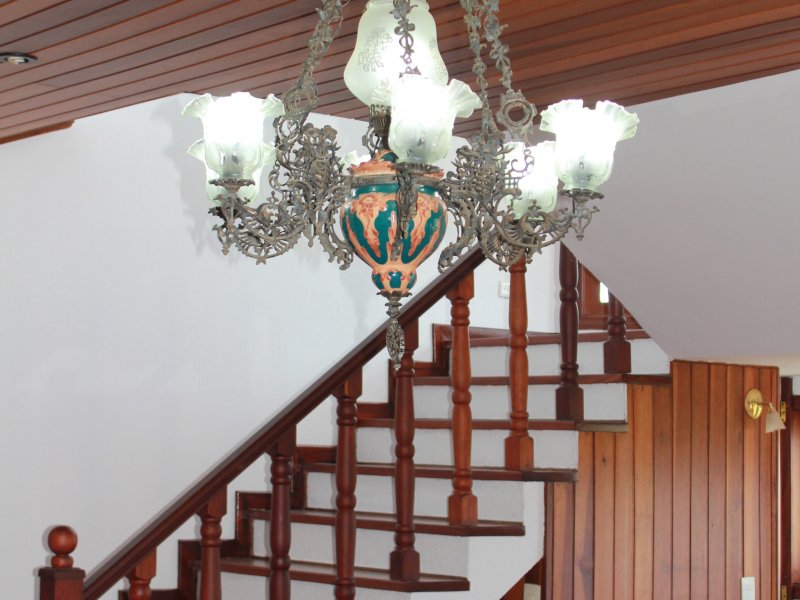 Casa à venda J Nova Suíça com 400m² e 7 quartos por R$ 980.000 - 1861272749-escada.JPG