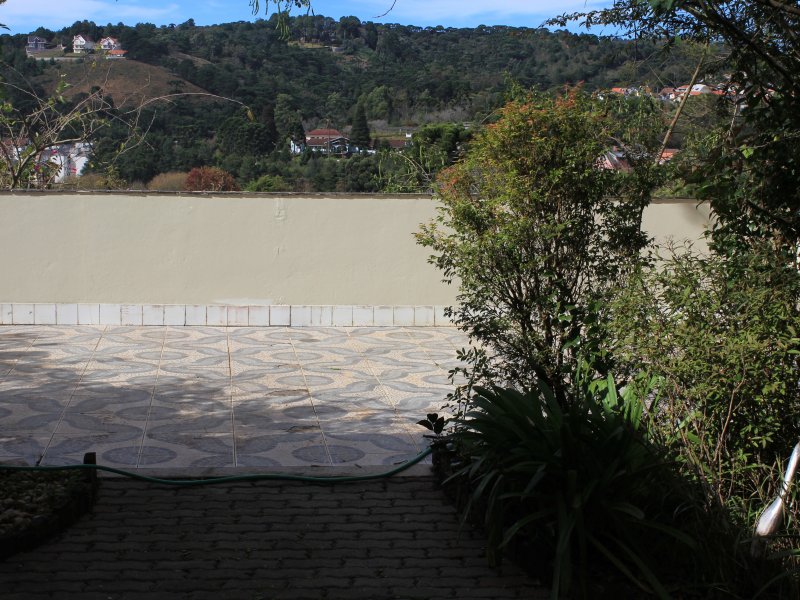Casa à venda J Nova Suíça com 400m² e 7 quartos por R$ 980.000 - 1963195470-patio.JPG