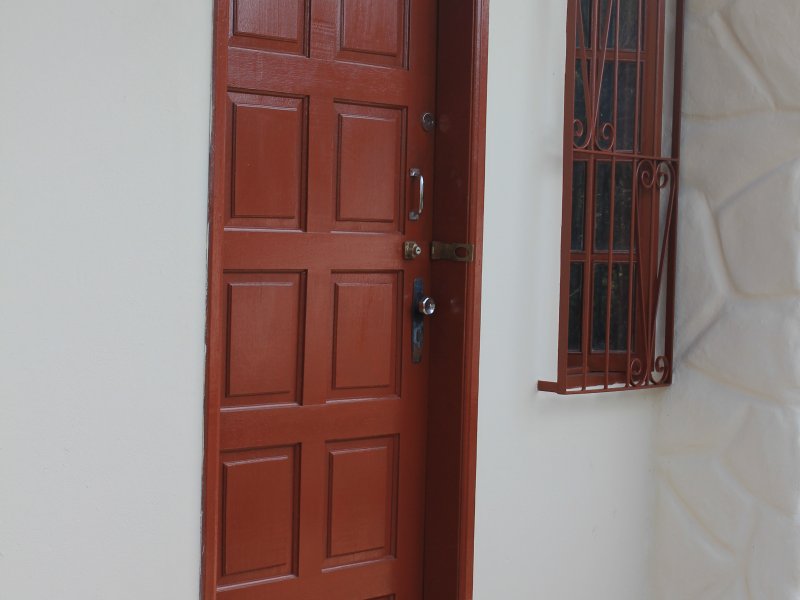 Casa à venda J Nova Suíça com 400m² e 7 quartos por R$ 980.000 - 807114338-entrada-parte-de-baixo.JPG