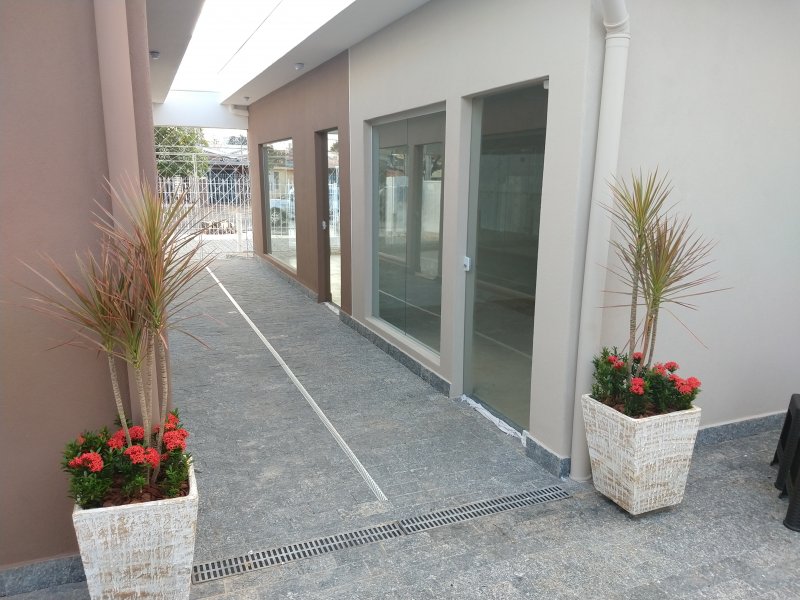 Comercial para alugar Jardim Leonor com 21m² e  quartos por R$ 800 - 1331449915-img-20190601-074520213.jpg