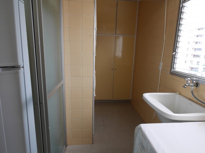 Apartamento à venda Lapa com 65m² e 2 quartos por R$ 500.000 - 1443548624-areaserv-2.JPG