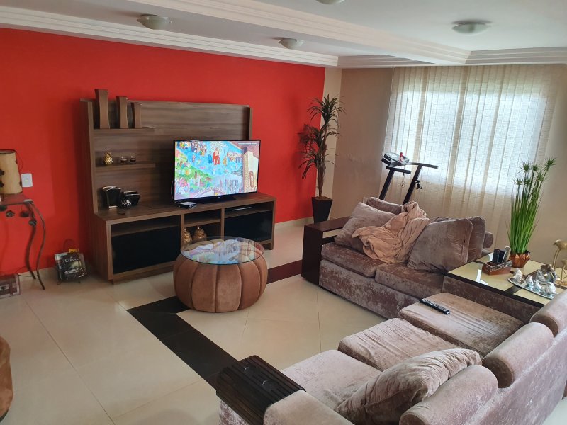 imóvel com 260m² - Jardim Amelia - Pinhais