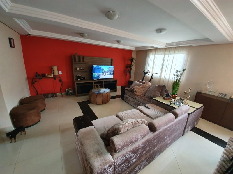 imóvel com 260m² - Jardim Amelia - Pinhais