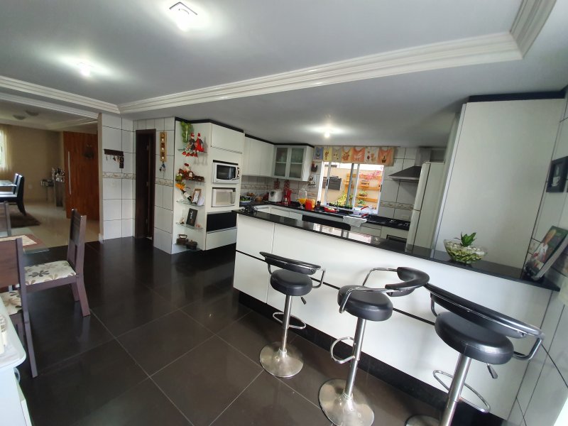 imóvel com 260m² - Jardim Amelia - Pinhais