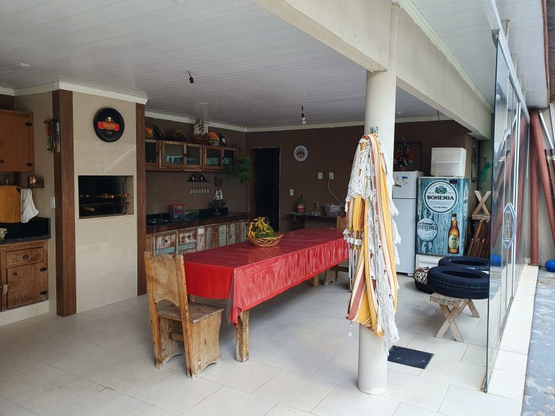 imóvel com 260m² - Jardim Amelia - Pinhais
