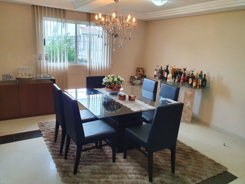 imóvel com 260m² - Jardim Amelia - Pinhais