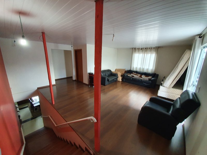 imóvel com 260m² - Jardim Amelia - Pinhais