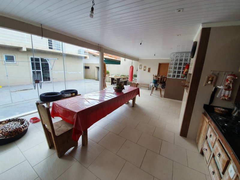 imóvel com 260m² - Jardim Amelia - Pinhais