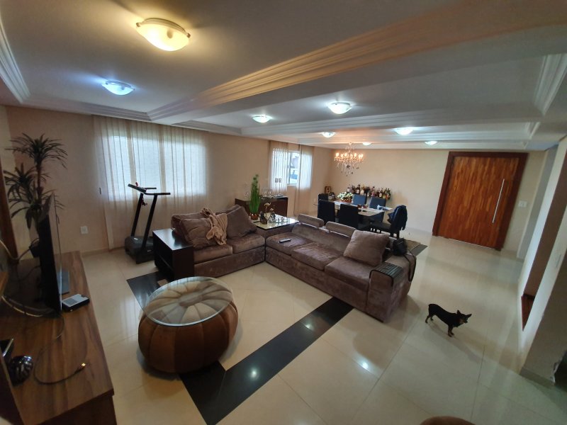 imóvel com 260m² - Jardim Amelia - Pinhais
