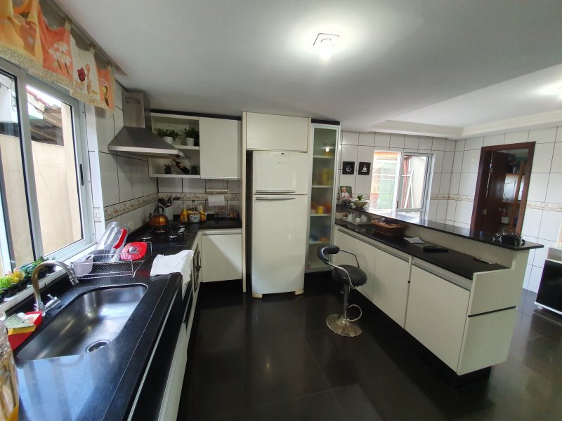 imóvel com 260m² - Jardim Amelia - Pinhais