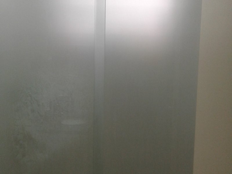 Apartamento à venda Taboão com 45m² e 2 quartos por R$ 240.000 - 463872579-banheiro-box.jpg