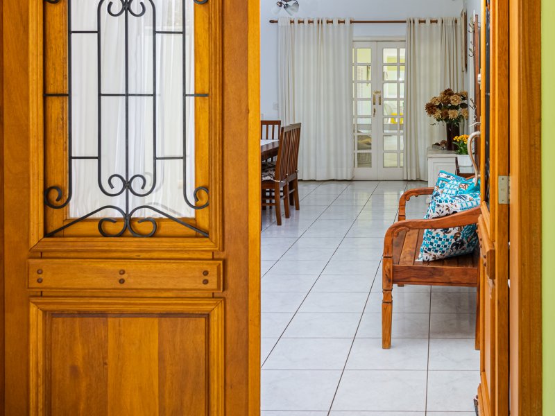 Casa à venda Porangaba com 320m² e 3 quartos por R$ 880.000 - 2045147613-04.jpg