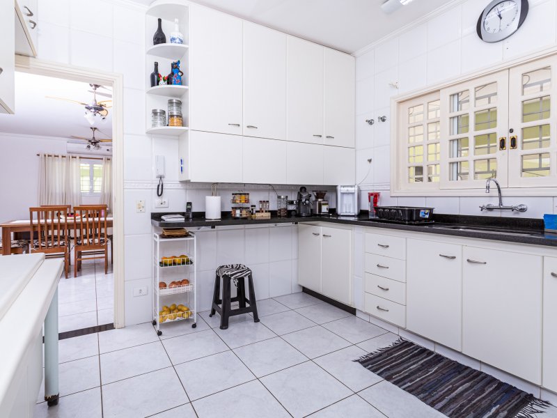 Casa à venda Porangaba com 320m² e 3 quartos por R$ 880.000 - 743862632-15.jpg