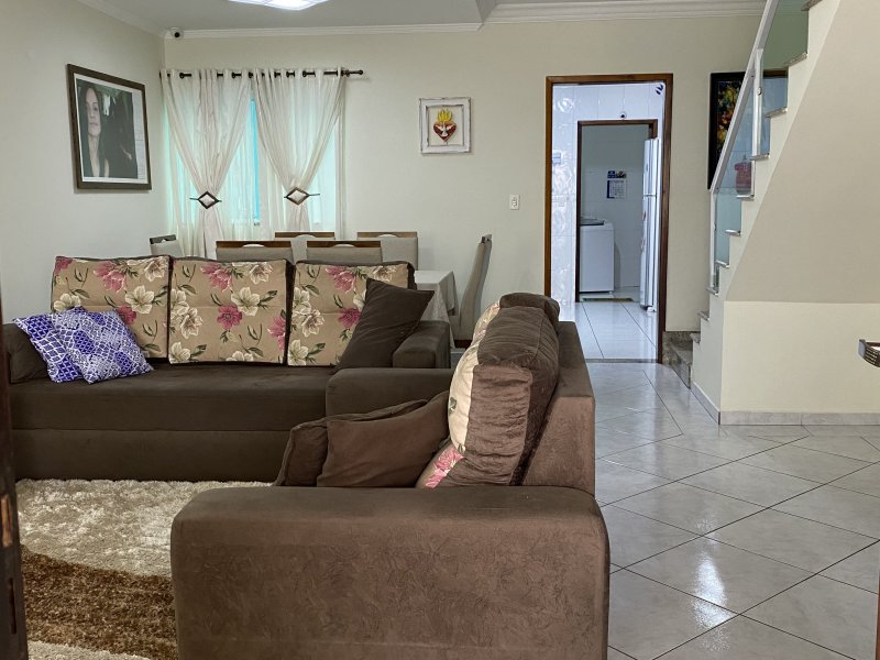 Casa à venda Vila Alzira com 186m² e 3 quartos por R$ 800.000 - 1693585250-a599be64-656b-407a-b755-6daa812ba93f.jpeg