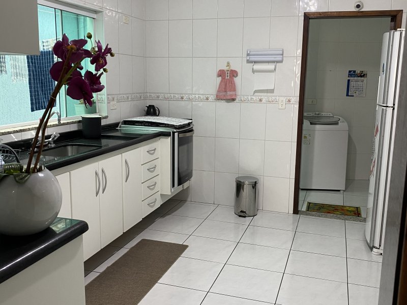 Casa à venda Vila Alzira com 186m² e 3 quartos por R$ 800.000 - 566135133-bf86e3e5-84b9-462b-ae98-0927e3a80023.jpeg