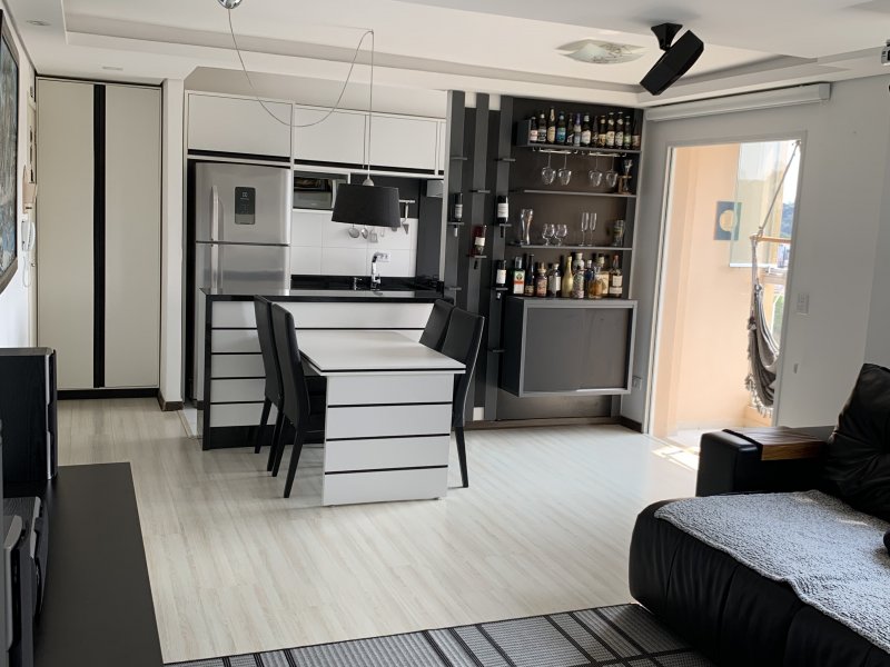 imóvel com 57m² - Campo Comprido - Curitiba