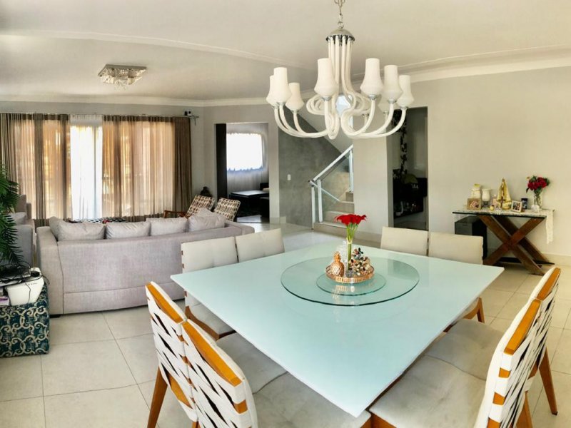 Casa de condomínio à venda Jardim Dona Donata com 230m² e 3 quartos por R$ 2.000.000 - 1868369635-casa1.jpeg