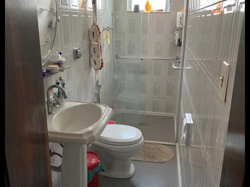 Casa à venda Canindé com 229m² e 5 quartos por R$ 1.300.000 - 1383776897-banheiro-da-frente.jpg