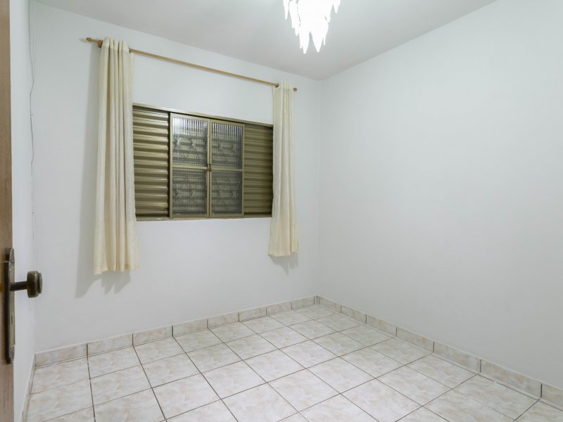 Casa à venda Loteamento Madrid com 112m² e 4 quartos por R$ 350.000 - 1164223102-mg-1620.jpg