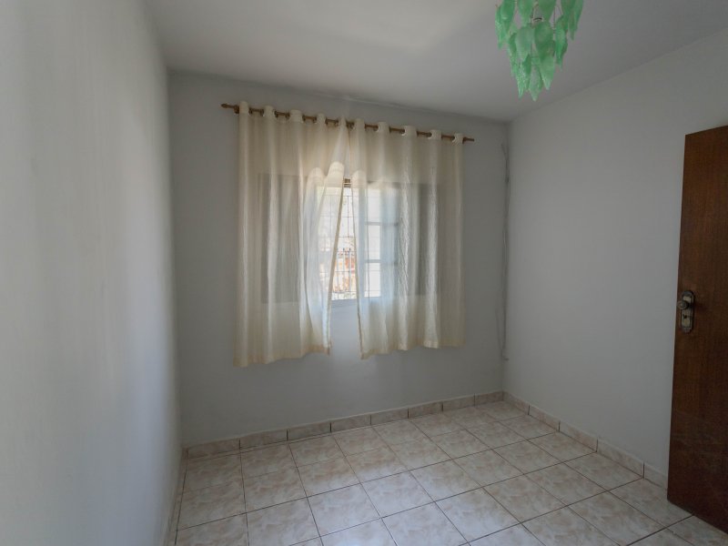 Casa à venda Loteamento Madrid com 112m² e 4 quartos por R$ 350.000 - 1561811469-img-1627.jpg