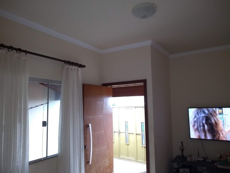 Casa à venda Jd Cristo rei com 200m² e 3 quartos por R$ 230.000 - 606045230-48599981-ad06-4ff6-91c3-b9b9080900b8.jpg
