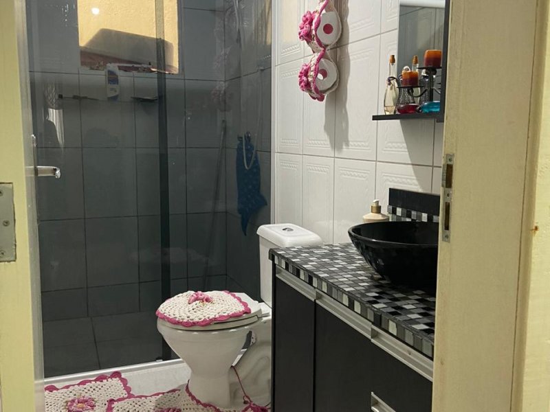 Apartamento à venda Guatupé com 56m² e 2 quartos por R$ 159.000 - 938321341-banheiro.jpg