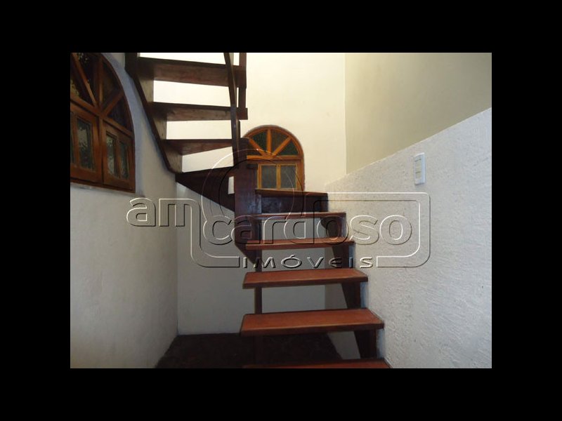 Casa à venda Igará com 340m² e 3 quartos por R$ 850.000 - 1687904951-55-acesso-ao-segundo-andar.jpg