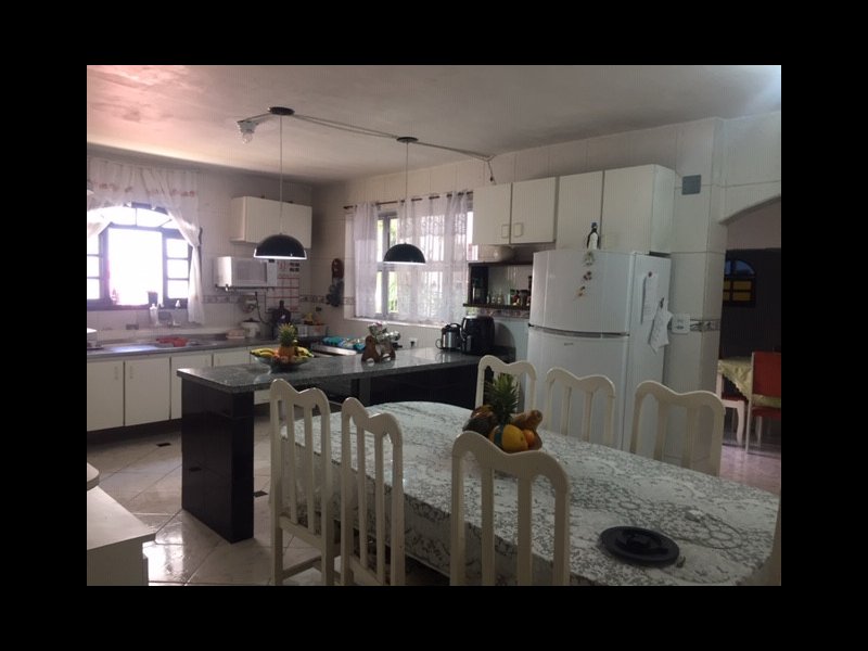 Casa à venda Parque Santo Antonio com 200m² e 5 quartos por R$ 864 - 1140248445-cozinha.JPG