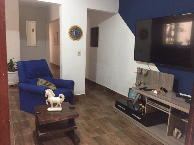 Casa à venda Parque Santo Antonio com 200m² e 5 quartos por R$ 864 - 2942135-sala-tv-a.jpg