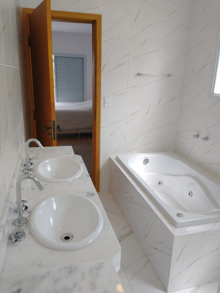 Casa de condomínio à venda Morada das Flores (Aldeia da Serra) com 290m² e 4 quartos por R$ 2.800.000 - 802703706-suitemaster5.jpeg