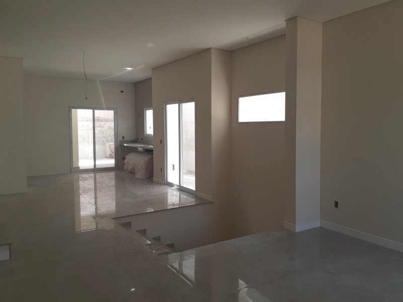 Casa de condomínio à venda Santa Cruz com 218m² e 3 quartos por R$ 860.000 - 817576423-20200915-125631.jpg