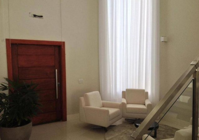imóvel com 260m²