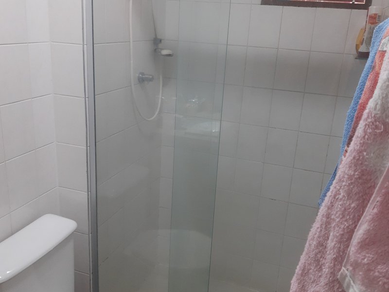 Apartamento à venda Jardim Santo André com 70m² e 3 quartos por R$ 295.000 - 1716525208-banheiro.jpg