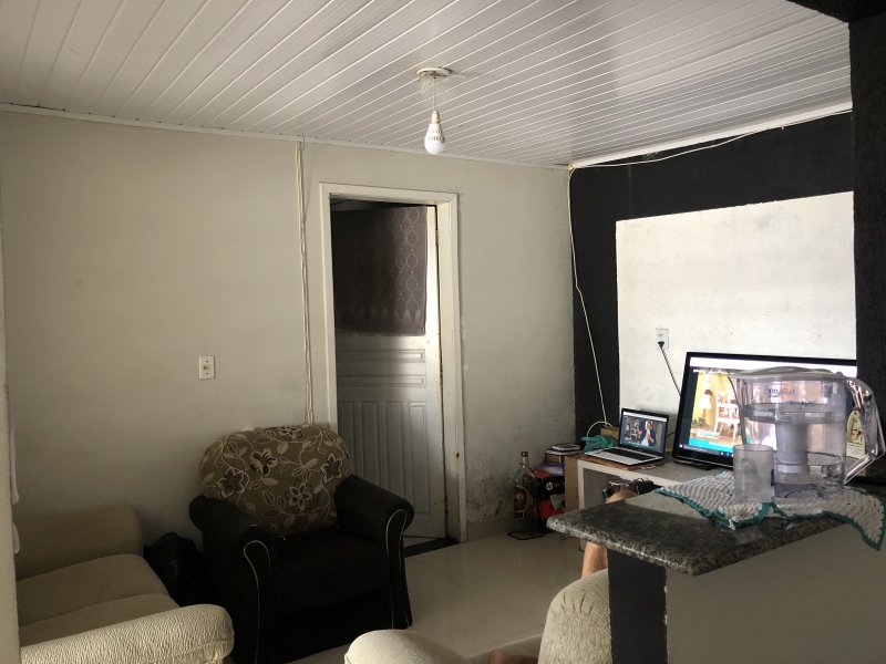 Casa à venda Ganchinho com 47m² e 1 quarto por R$ 130.000 - 1960176079-9ab8ed64-82f6-4469-a43d-bf057b620d94.jpeg