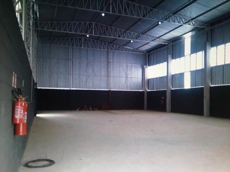 Comercial à venda Chácara do Solar II (Fazendinha) com 1300m² e  quartos por R$ 1.500.000 - 1205732005-80230106-2fa5-4d89-b002-7705243c0cd8.jpeg