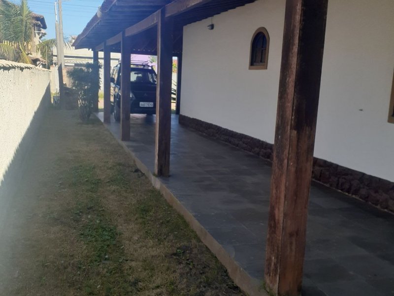 Casa de condomínio à venda Unamar com 300m² e 3 quartos por R$ 420.000 - 1699460627-1c809649-a35c-437c-9e0e-d9b8a1fba659.jpg