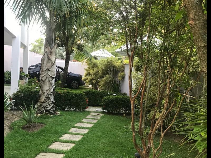 Casa de condomínio à venda Recreio dos Bandeirantes com 629m² e 6 quartos por R$ 2.990.000 - 1826759709-jardim-frente.jpeg